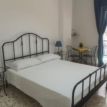 Alvarez De Toledo Bed & Breakfast เนเปิลส์ ภายนอก รูปภาพ
