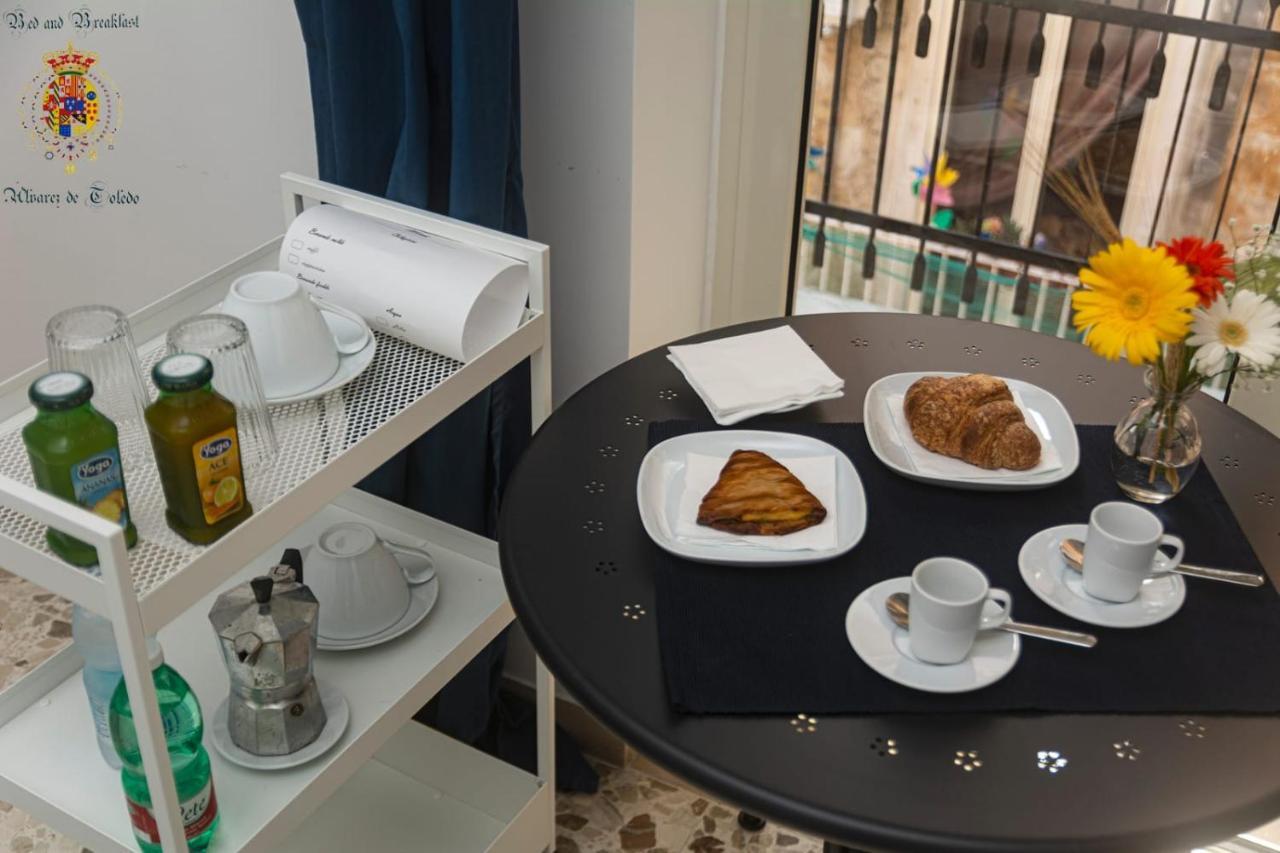Alvarez De Toledo Bed & Breakfast เนเปิลส์ ภายนอก รูปภาพ